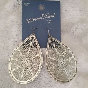 NWT Silver 3" Filigree Universal Thread earrings